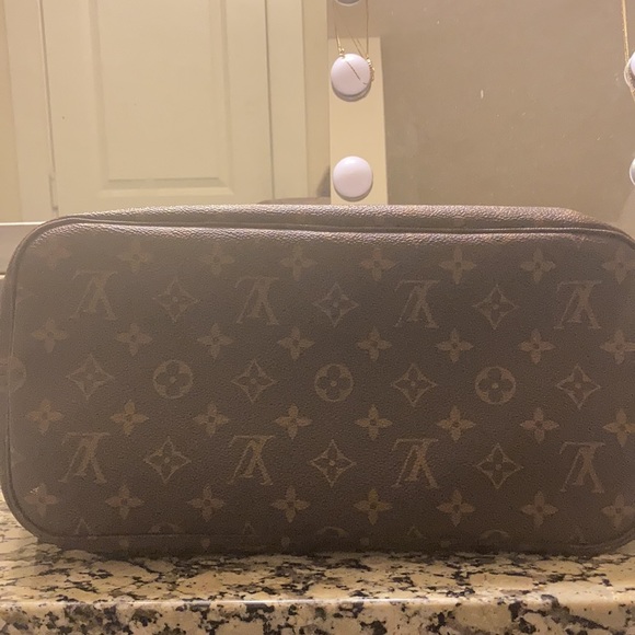Louis Vuitton Neverfull MM, Brown, comes with dust cover, used less than 5 times - Picture 9 of 11
